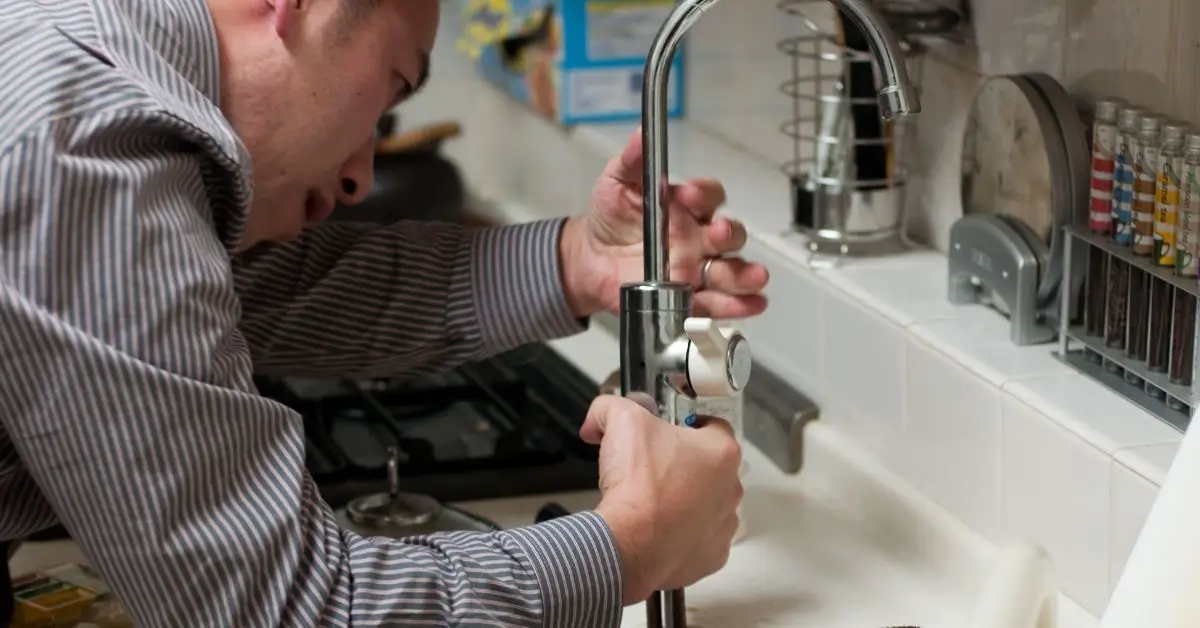 How To Fix Common Plumbing Issues